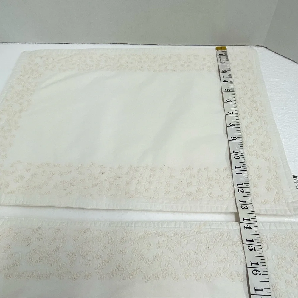 Pier 1 imports Placemats natural embroidered set of 5 off white with embroidery
